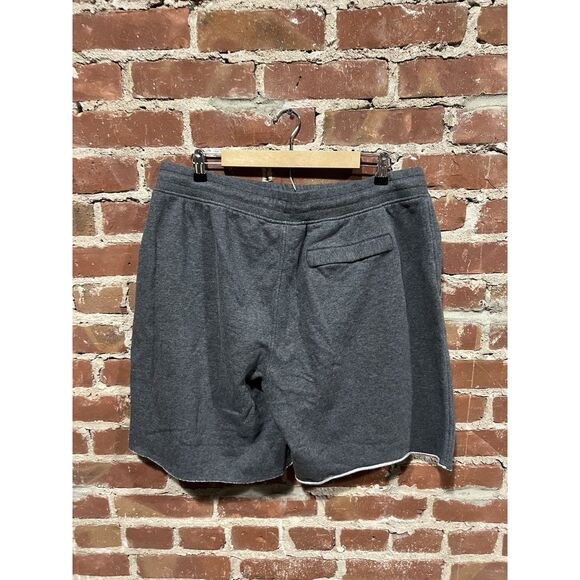 Under Armour Mens Gray Cotton Athletic Shorts Size 2XL w/ Drawstring - Picture 2 of 3